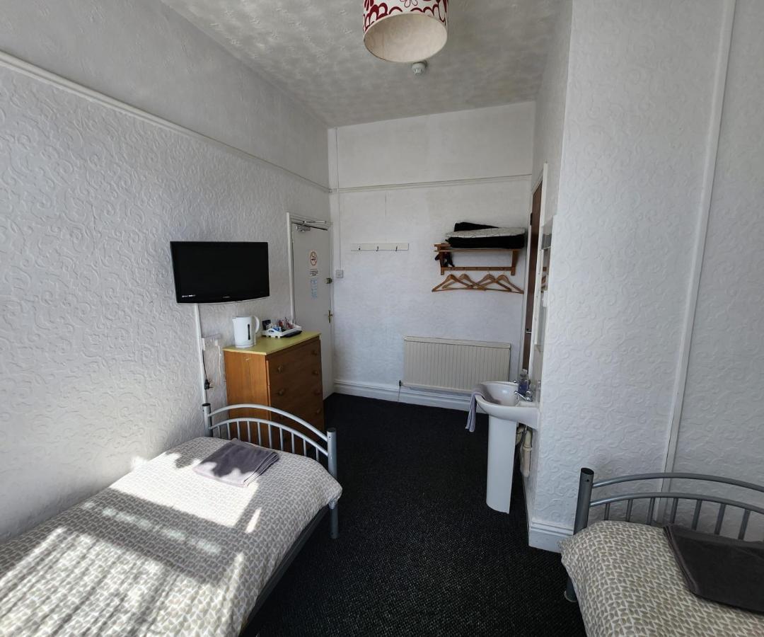 The Moorfield Hotel Blackpool Bagian luar foto